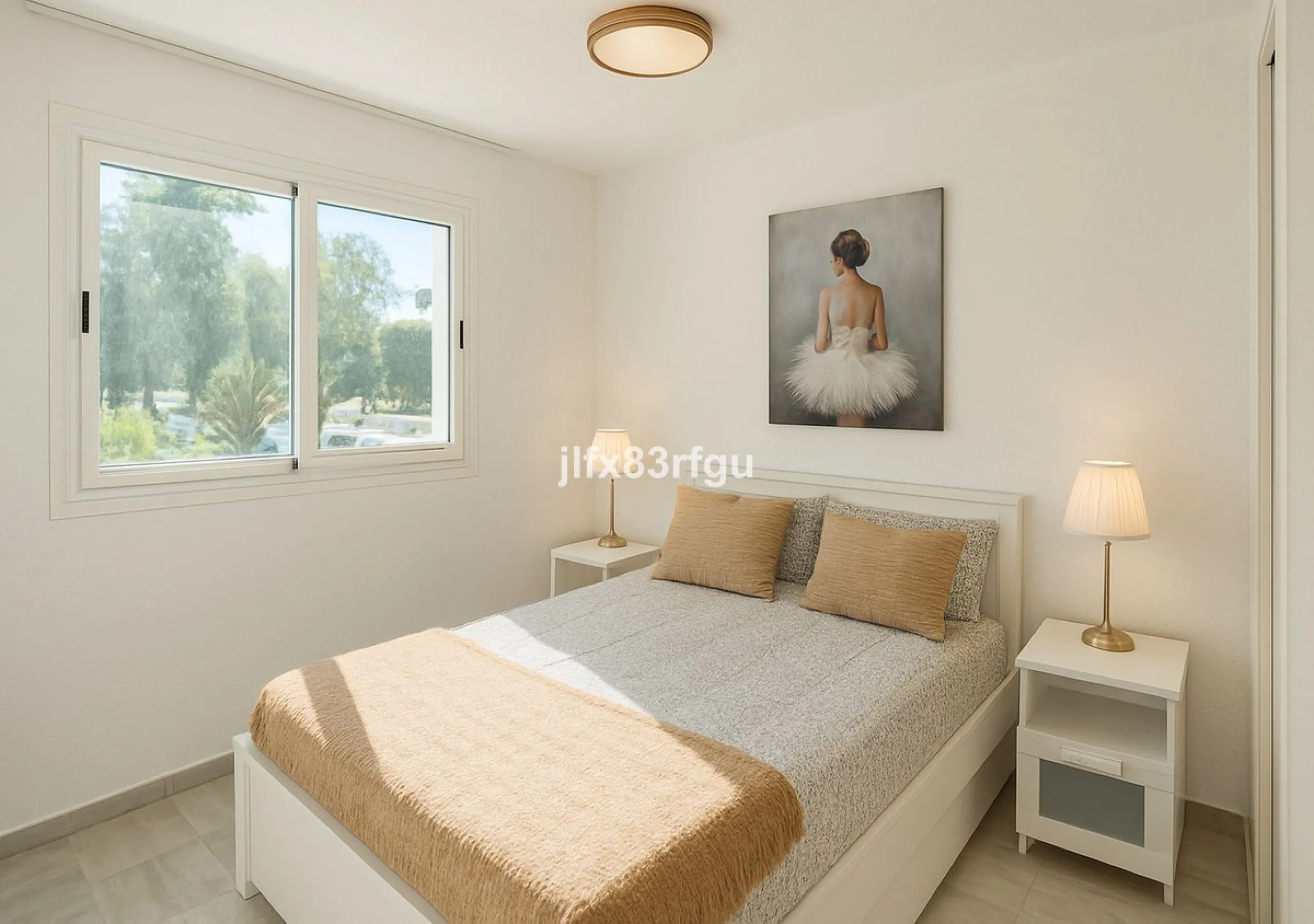 This renovated frontline-golf apartment in La Siesta de Mijas Golf offers a practical layout and a comfortable setting with direct views over the course. Renovated for €50,000  and sold fully furnished, it is ready to use immediately - either as a home or