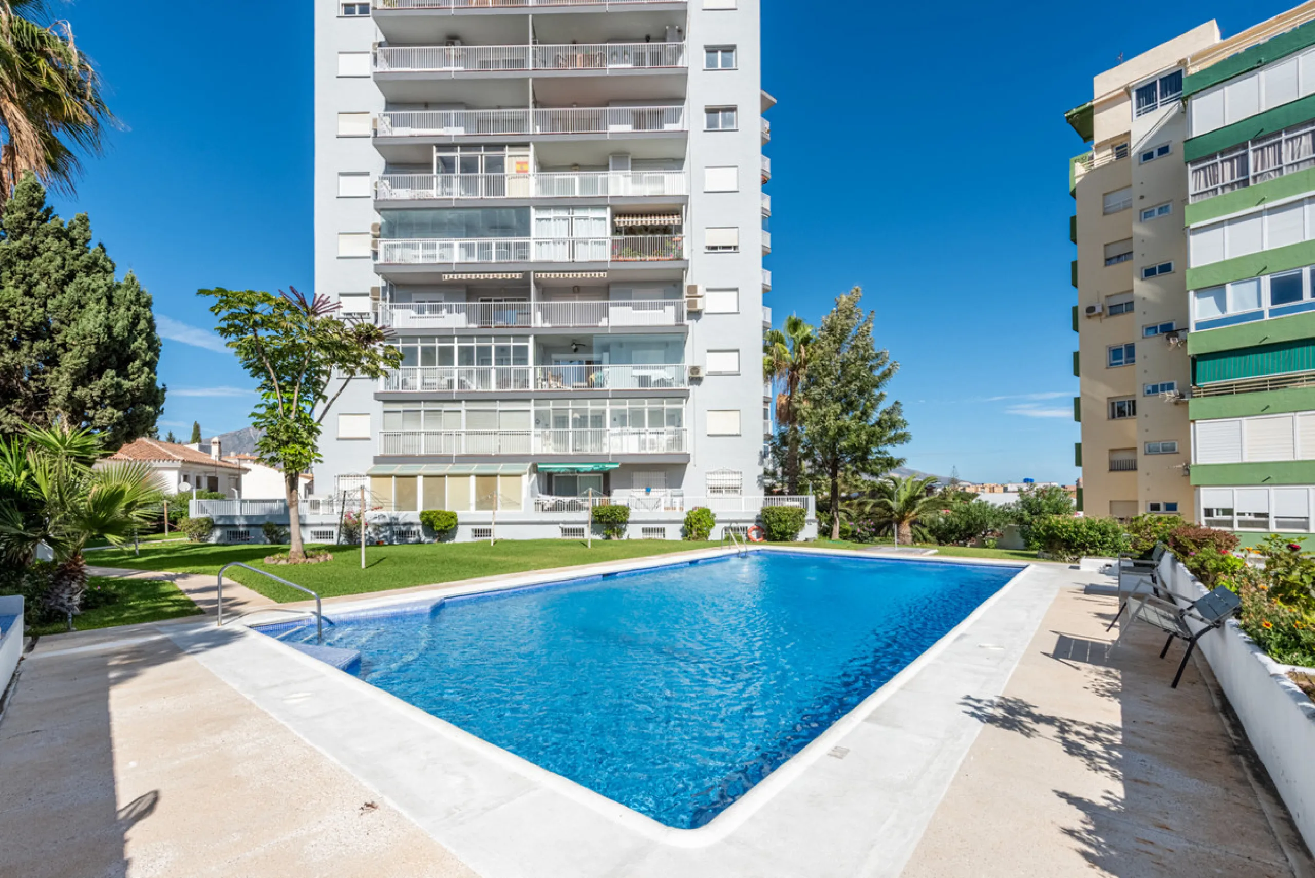 Looking for a 3-bedroom apartment in the centre of Fuengirola?
