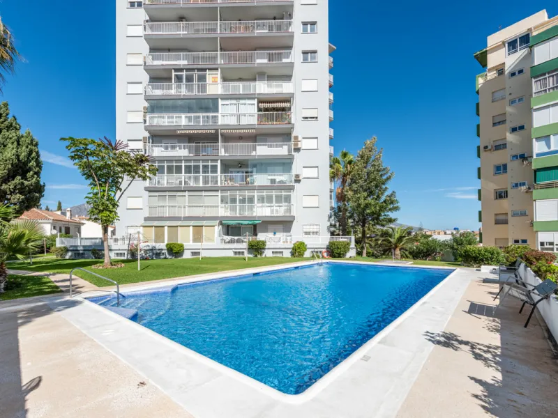 Looking for a 3-bedroom apartment in the centre of Fuengirola?