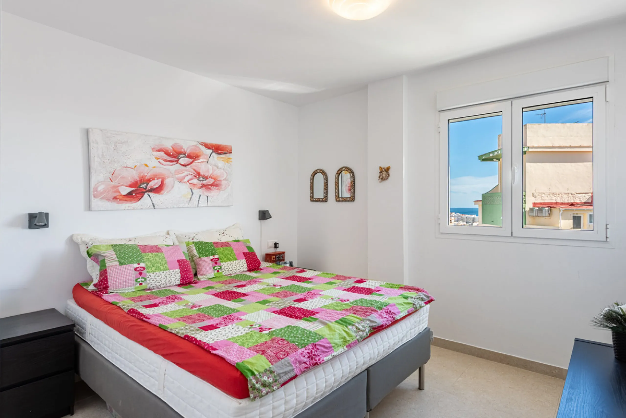 Looking for a 3-bedroom apartment in the centre of Fuengirola?