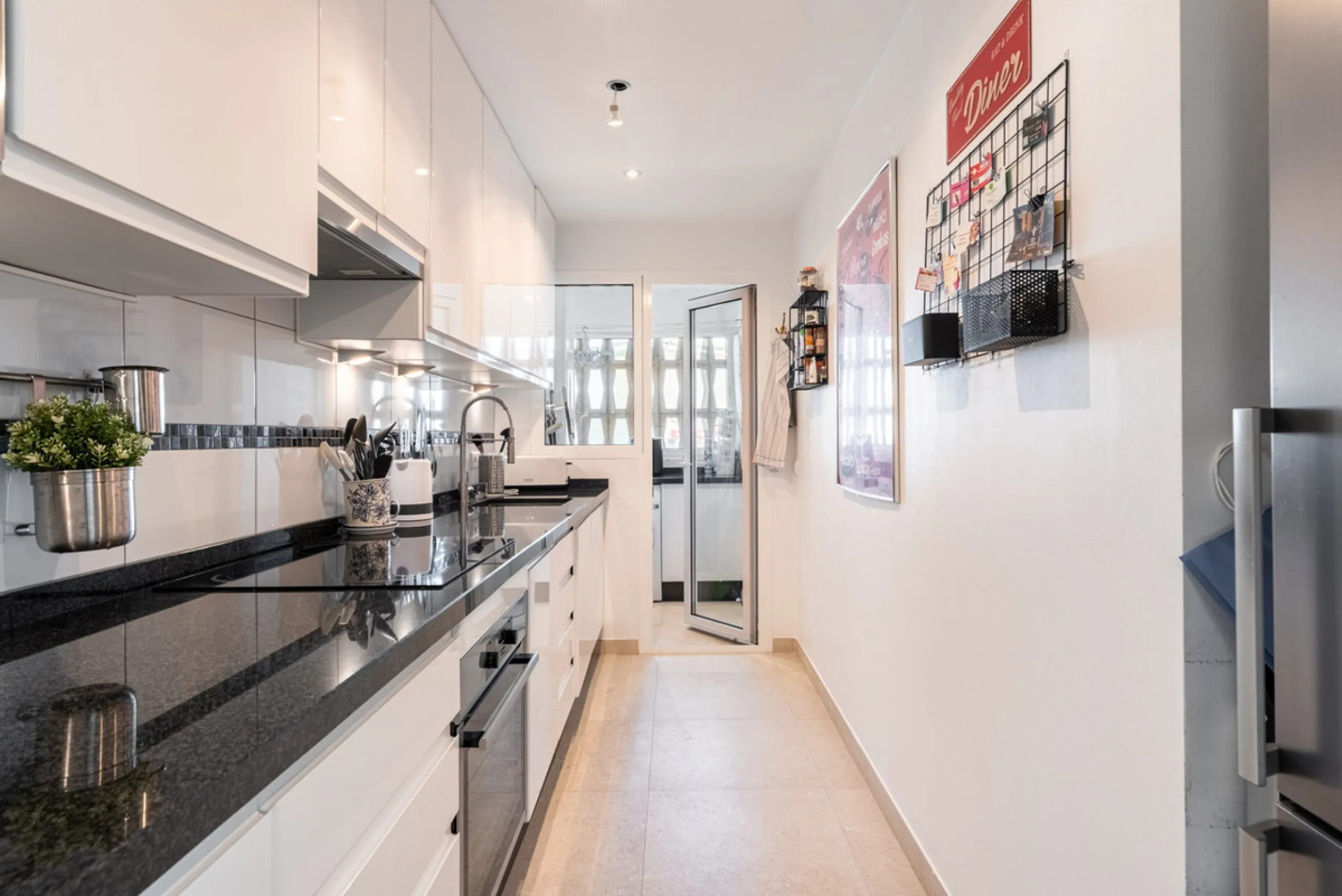 Looking for a 3-bedroom apartment in the centre of Fuengirola?