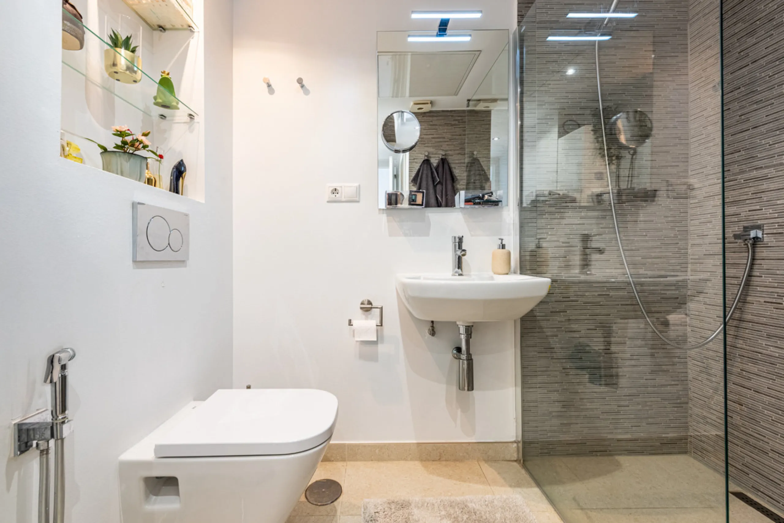 Looking for a 3-bedroom apartment in the centre of Fuengirola?