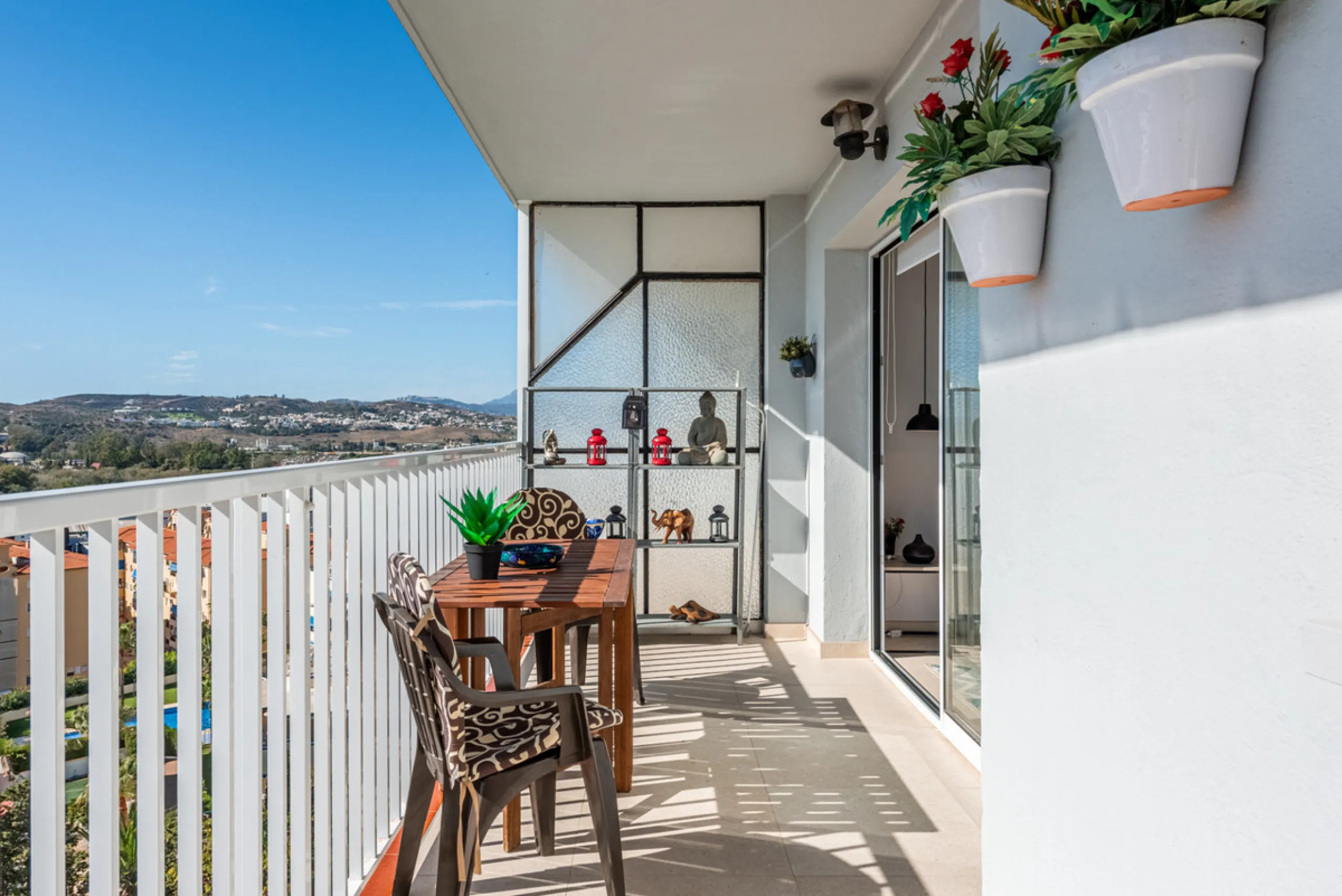 Looking for a 3-bedroom apartment in the centre of Fuengirola?