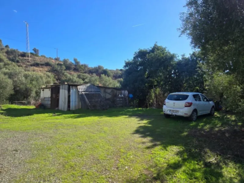 Charming Finca / Cortijo on a Rare 18,000 m² Flat Green Plot – El Velerín, Estepona