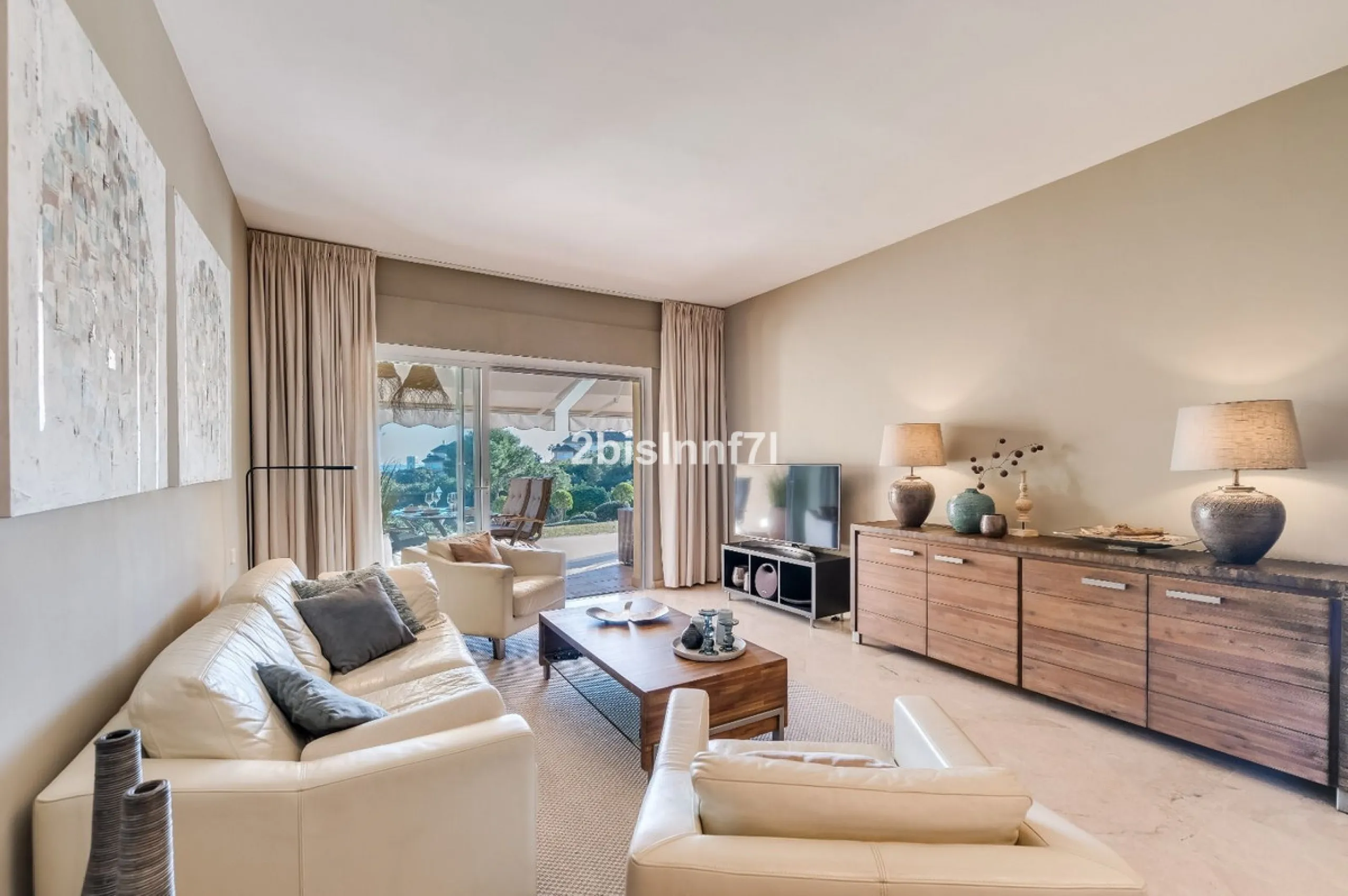 Apartment - Ground Floor Apartment в продаже в Marbella, Málaga. В доме 2 спален и 2 ванных комнат. Площадь дома 98 м²