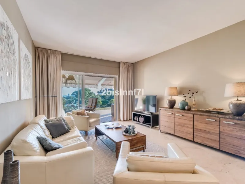 Apartment - Ground Floor Apartment в продаже в Marbella, Málaga. В доме 2 спален и 2 ванных комнат. Площадь дома 98 м²