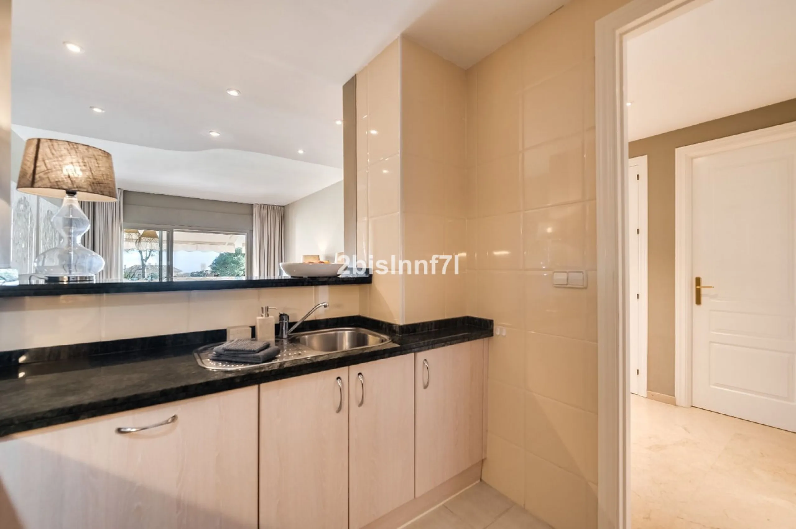 Apartment - Ground Floor Apartment в продаже в Marbella, Málaga. В доме 2 спален и 2 ванных комнат. Площадь дома 98 м²