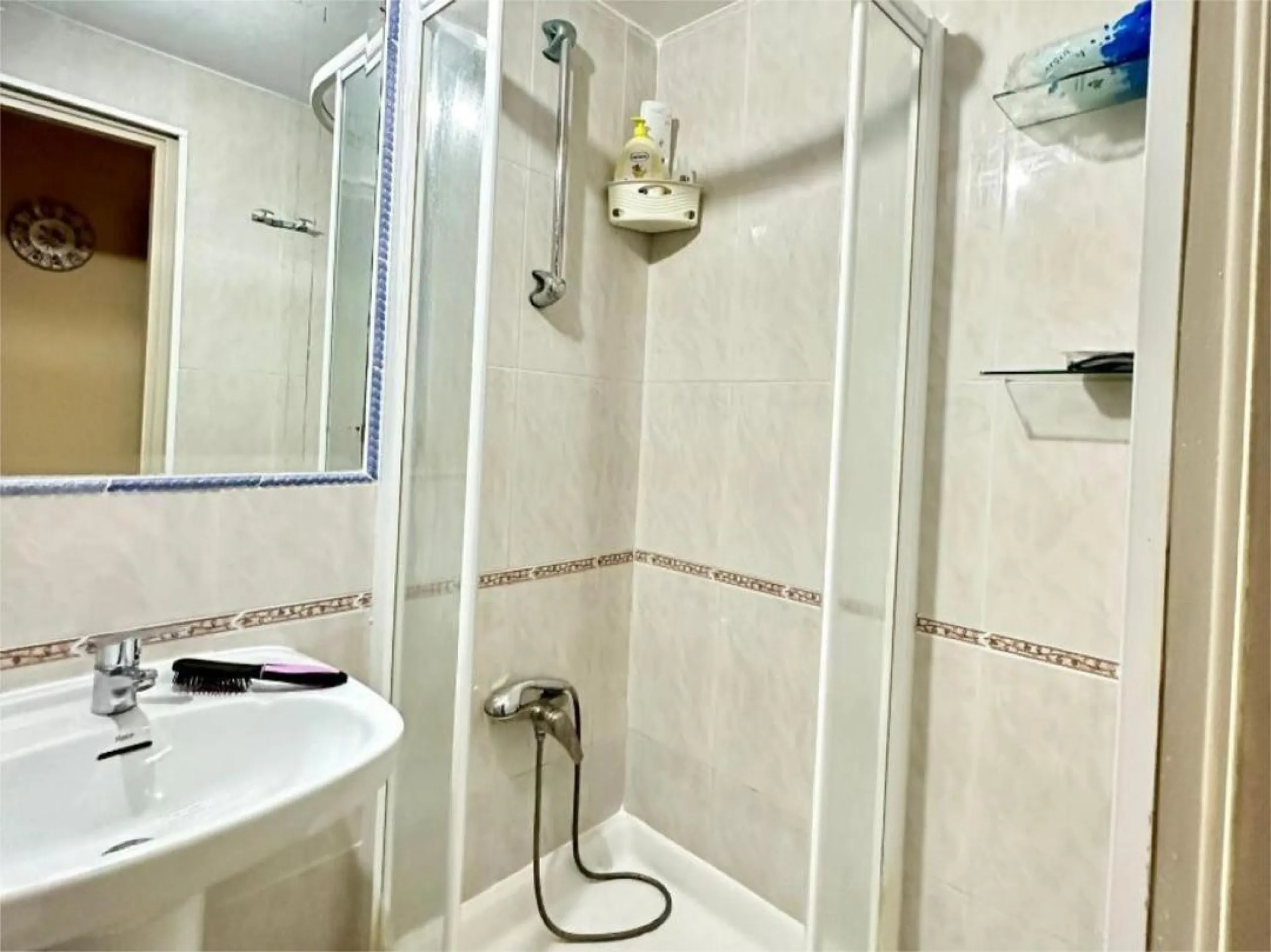 Apartment - Middle Floor Apartment в продаже в Torremolinos, Málaga. В доме 4 спален и 2 ванных комнат. Площадь дома 122 м²