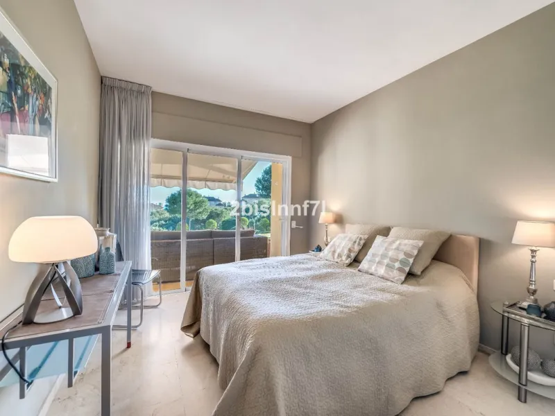 Apartment - Ground Floor Apartment в продаже в Marbella, Málaga. В доме 2 спален и 2 ванных комнат. Площадь дома 98 м²