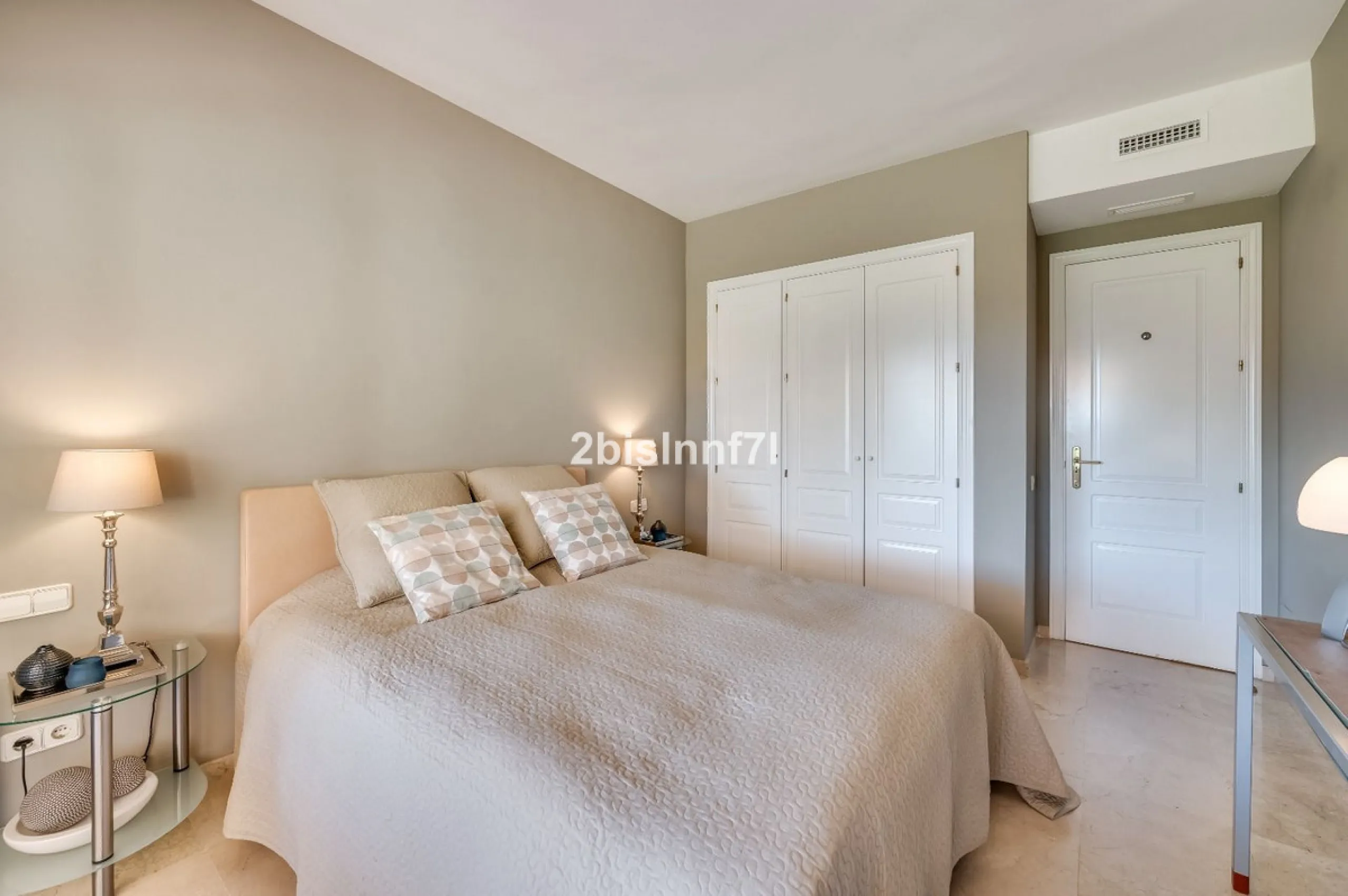 Apartment - Ground Floor Apartment в продаже в Marbella, Málaga. В доме 2 спален и 2 ванных комнат. Площадь дома 98 м²