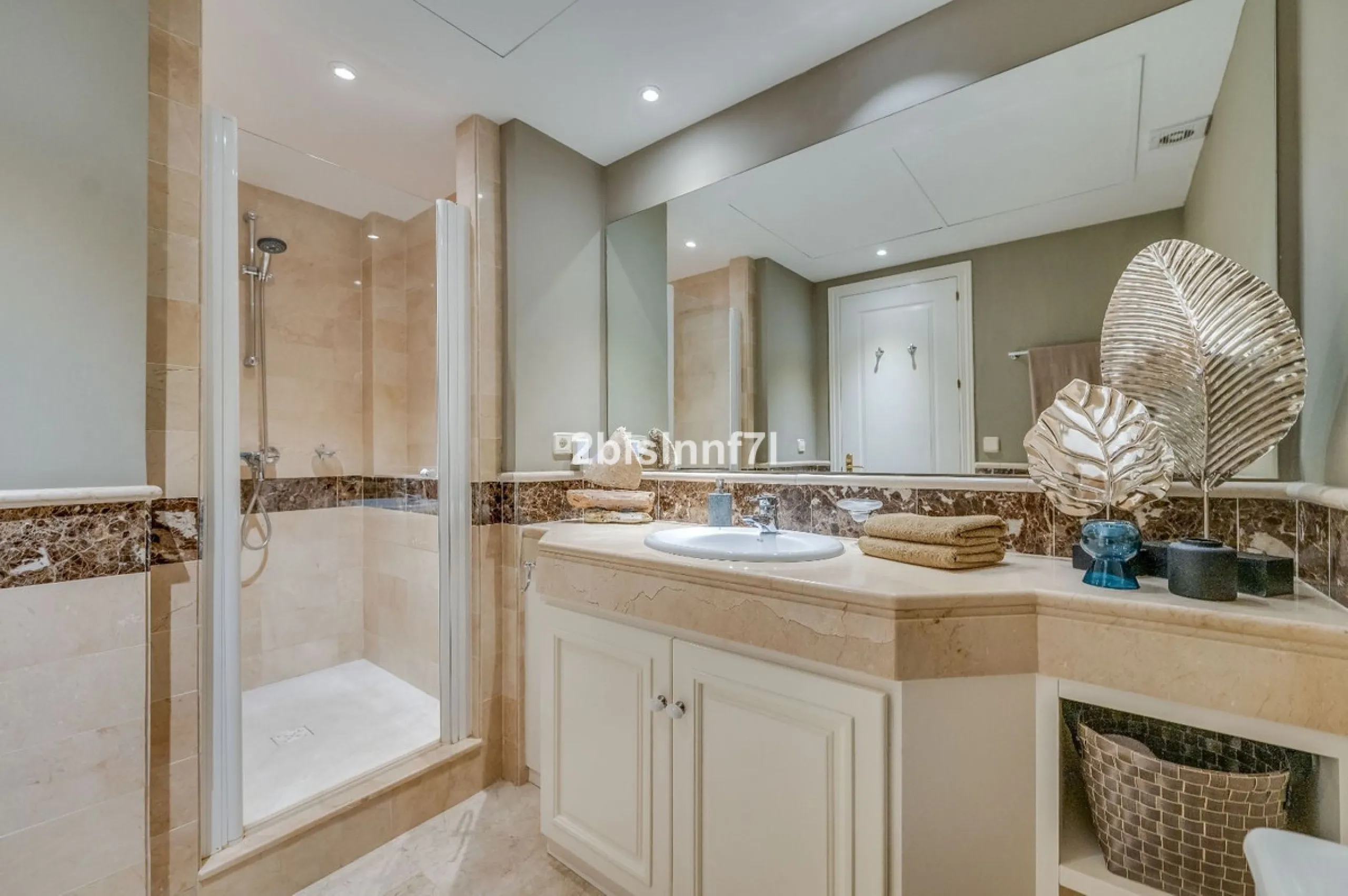 Apartment - Ground Floor Apartment в продаже в Marbella, Málaga. В доме 2 спален и 2 ванных комнат. Площадь дома 98 м²