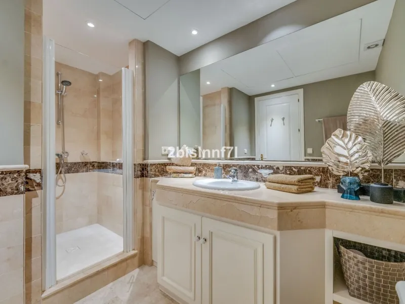 Apartment - Ground Floor Apartment в продаже в Marbella, Málaga. В доме 2 спален и 2 ванных комнат. Площадь дома 98 м²