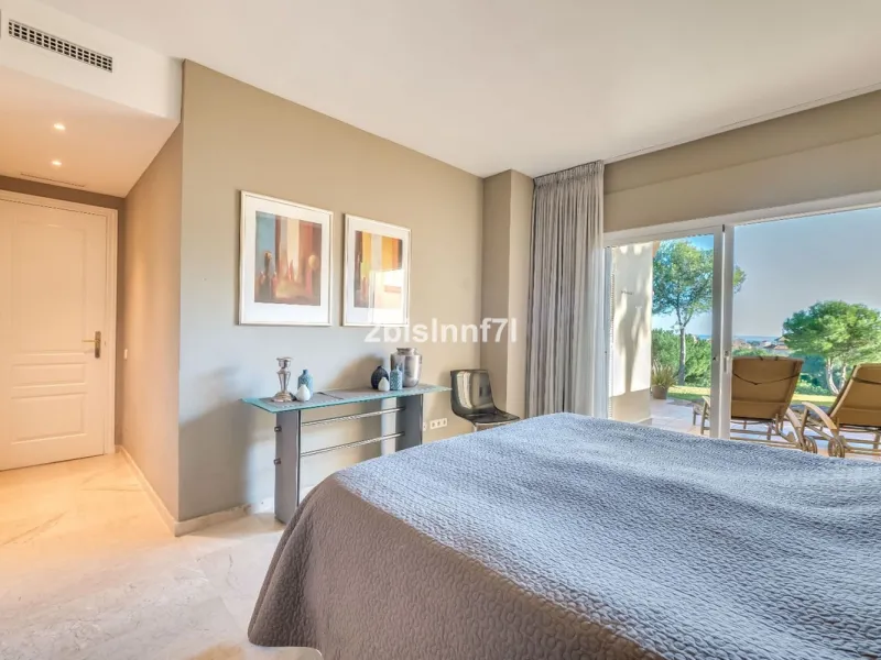 Apartment - Ground Floor Apartment в продаже в Marbella, Málaga. В доме 2 спален и 2 ванных комнат. Площадь дома 98 м²