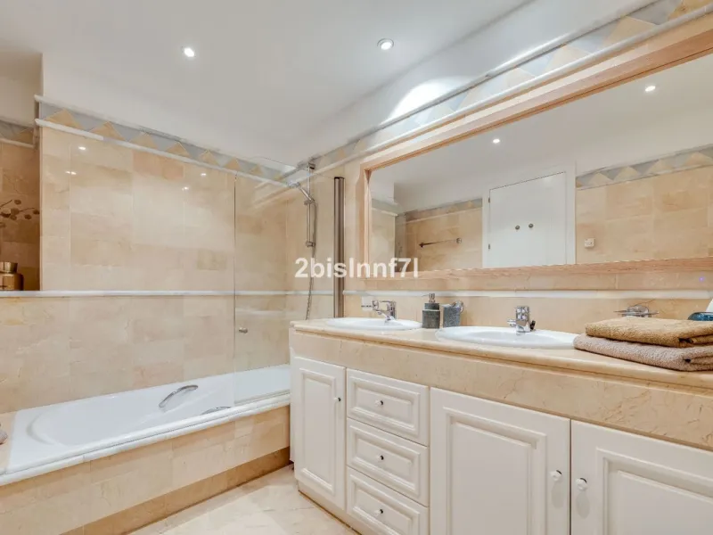 Apartment - Ground Floor Apartment в продаже в Marbella, Málaga. В доме 2 спален и 2 ванных комнат. Площадь дома 98 м²