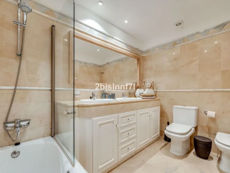Apartment - Ground Floor Apartment в продаже в Marbella, Málaga. В доме 2 спален и 2 ванных комнат. Площадь дома 98 м²