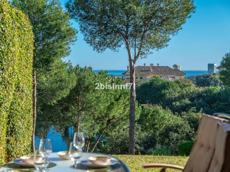 Apartment - Ground Floor Apartment в продаже в Marbella, Málaga. В доме 2 спален и 2 ванных комнат. Площадь дома 98 м²