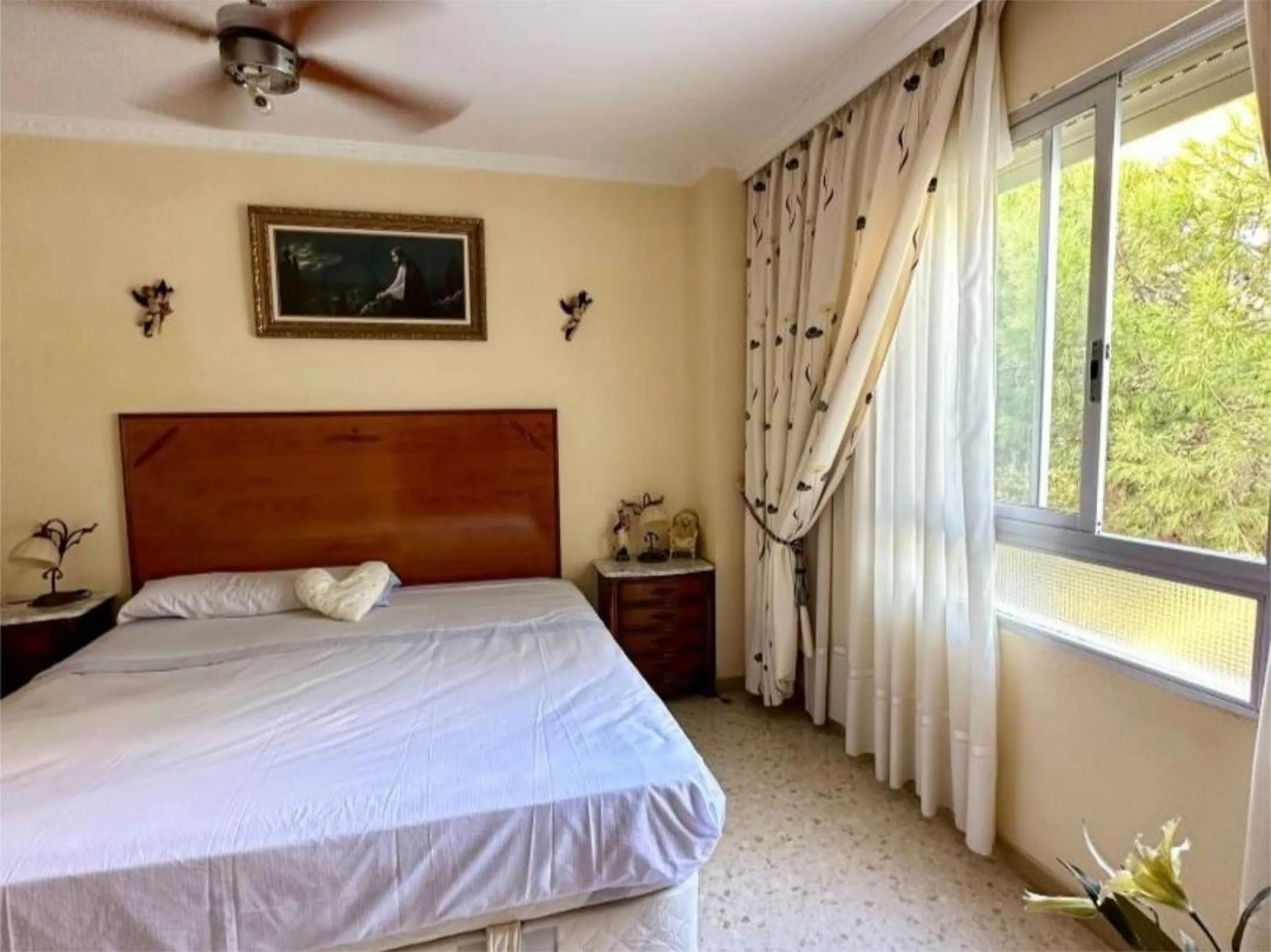 Apartment - Middle Floor Apartment в продаже в Torremolinos, Málaga. В доме 4 спален и 2 ванных комнат. Площадь дома 122 м²