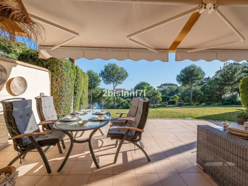 Apartment - Ground Floor Apartment в продаже в Marbella, Málaga. В доме 2 спален и 2 ванных комнат. Площадь дома 98 м²