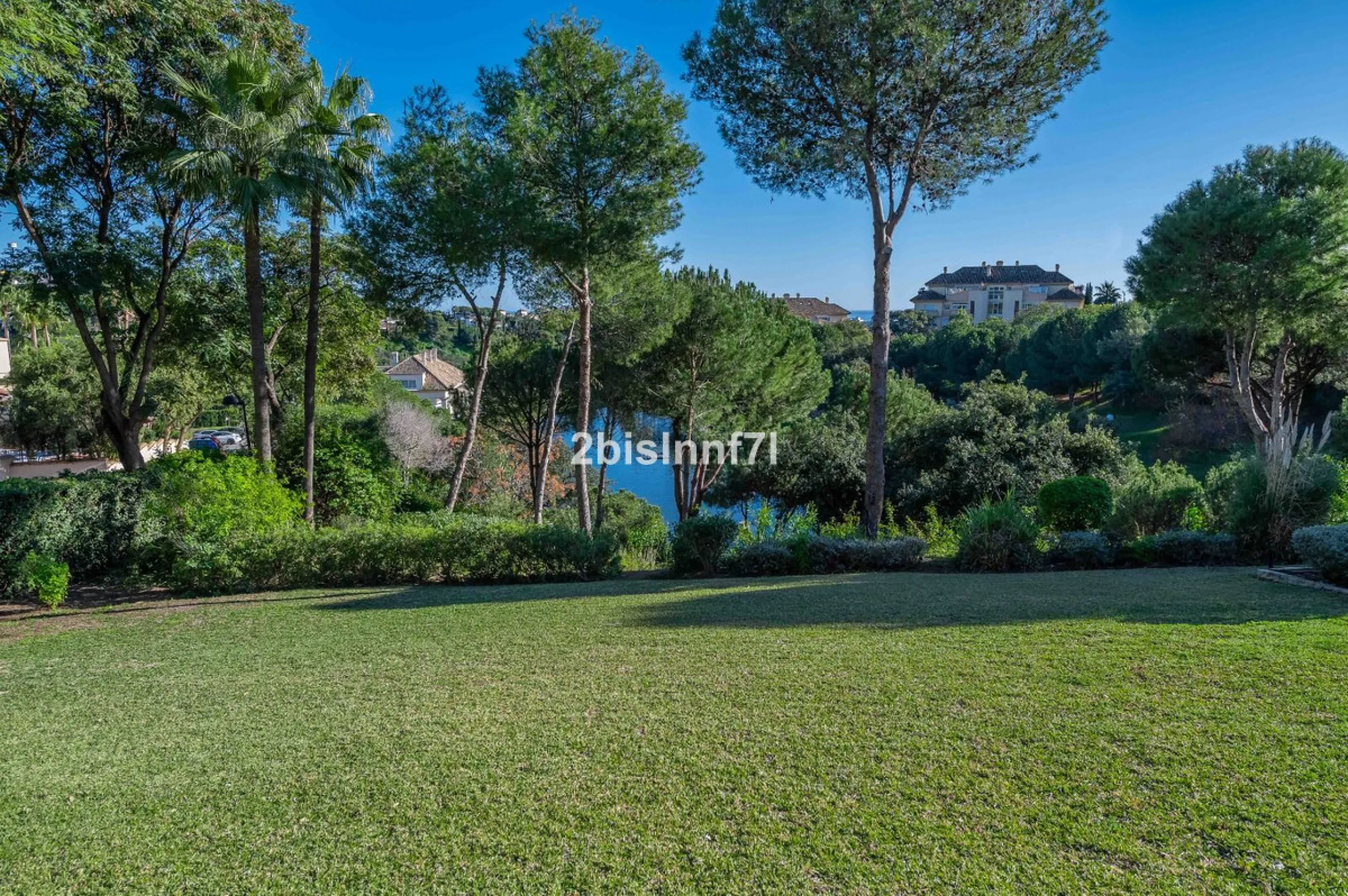 Apartment - Ground Floor Apartment в продаже в Marbella, Málaga. В доме 2 спален и 2 ванных комнат. Площадь дома 98 м²