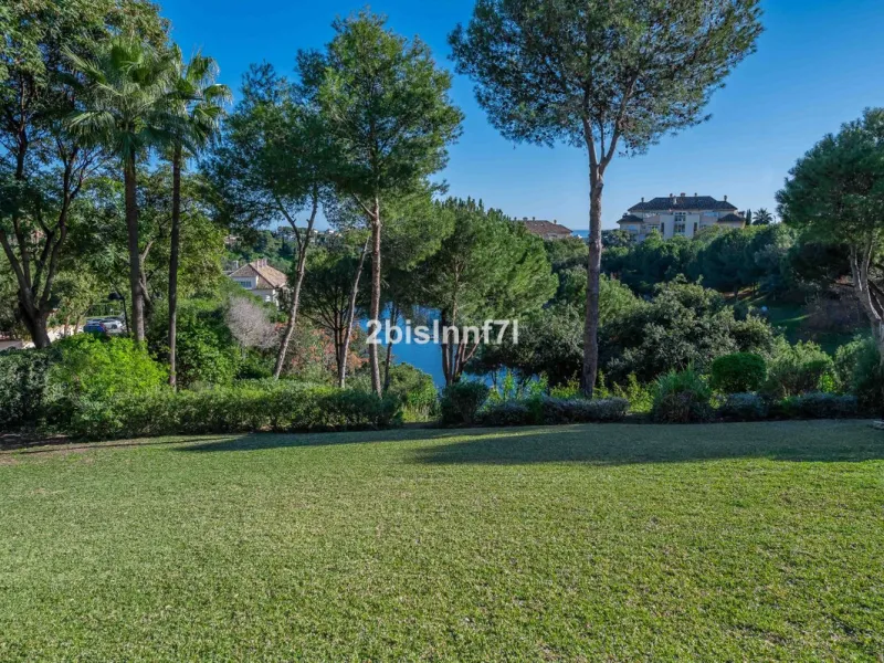 Apartment - Ground Floor Apartment в продаже в Marbella, Málaga. В доме 2 спален и 2 ванных комнат. Площадь дома 98 м²