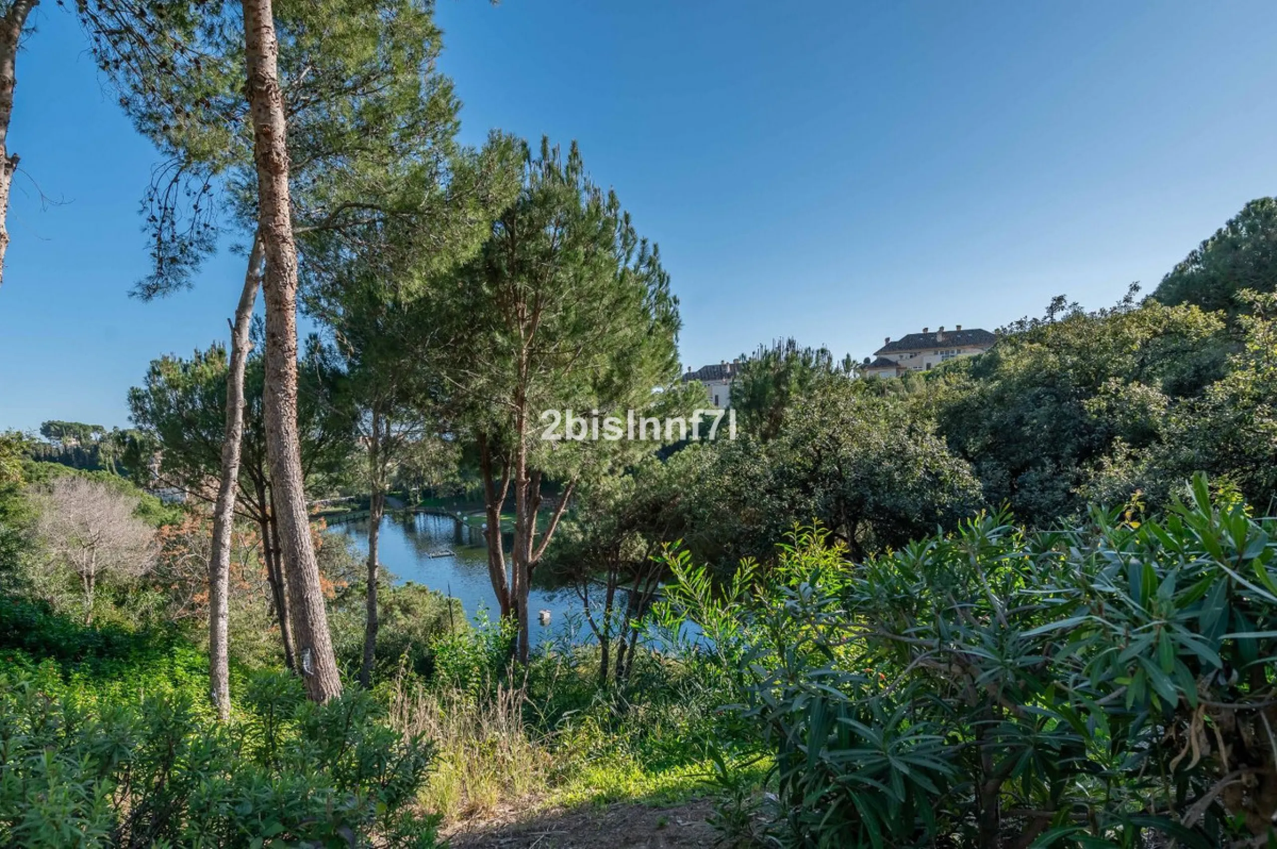 Apartment - Ground Floor Apartment в продаже в Marbella, Málaga. В доме 2 спален и 2 ванных комнат. Площадь дома 98 м²