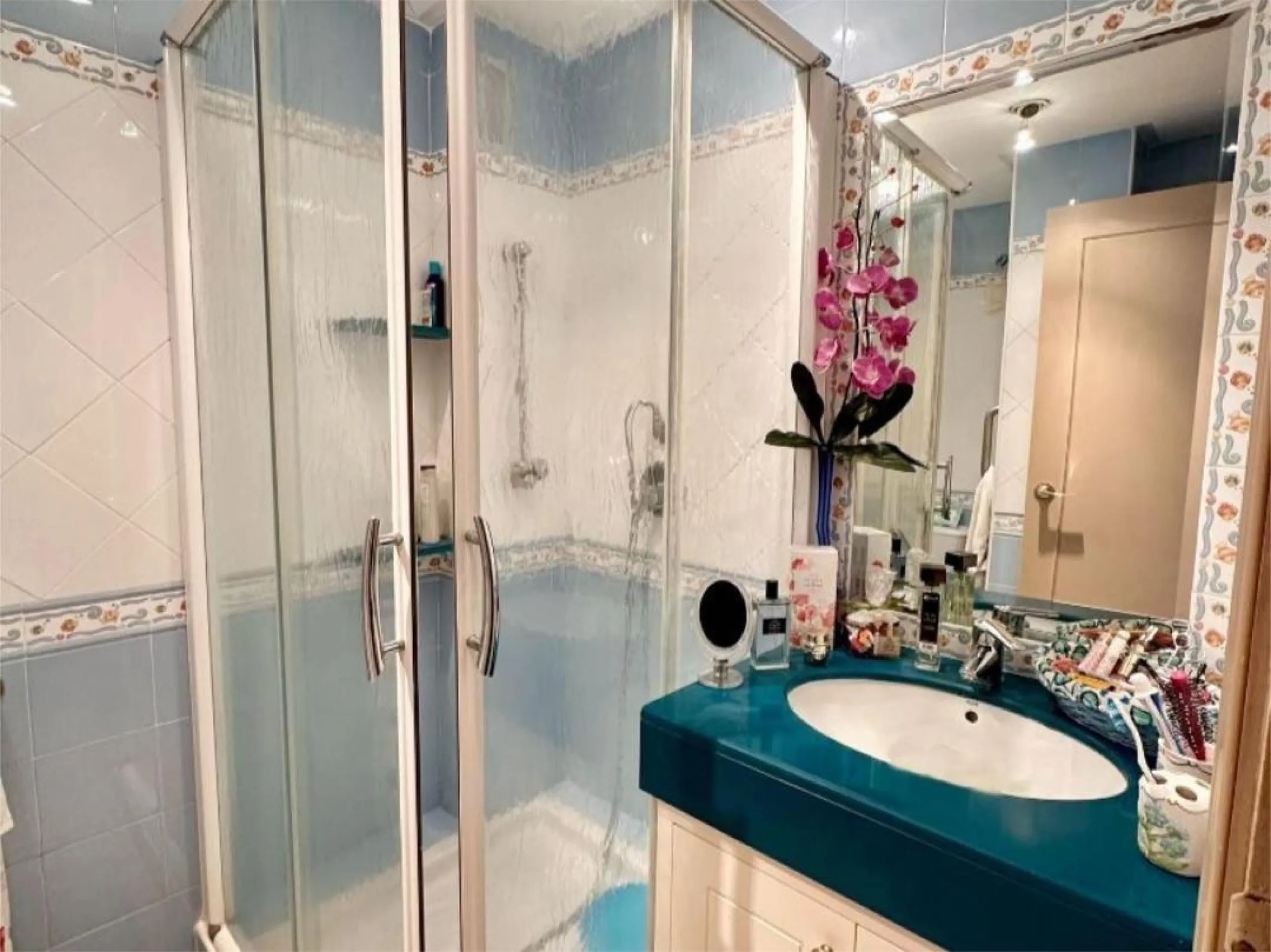 Apartment - Middle Floor Apartment в продаже в Torremolinos, Málaga. В доме 4 спален и 2 ванных комнат. Площадь дома 122 м²
