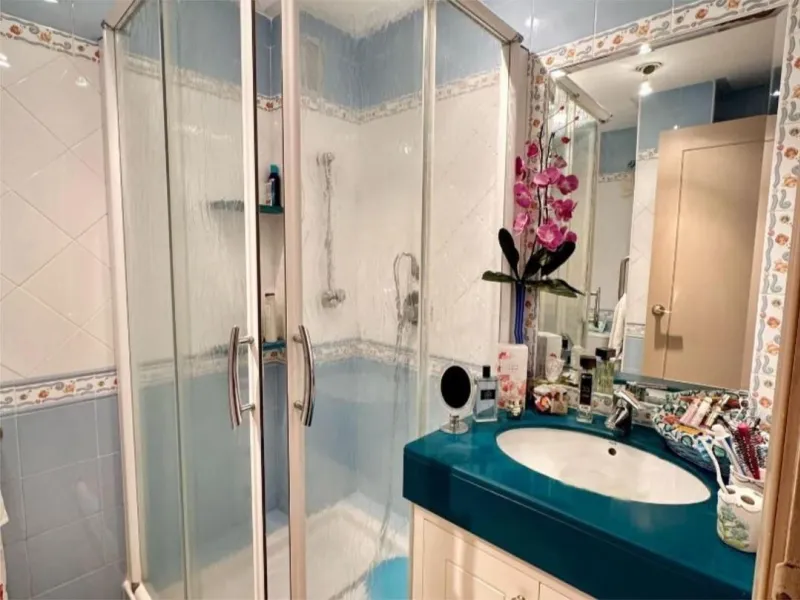 Apartment - Middle Floor Apartment в продаже в Torremolinos, Málaga. В доме 4 спален и 2 ванных комнат. Площадь дома 122 м²