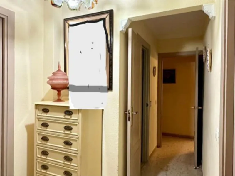Apartment - Middle Floor Apartment в продаже в Torremolinos, Málaga. В доме 4 спален и 2 ванных комнат. Площадь дома 122 м²