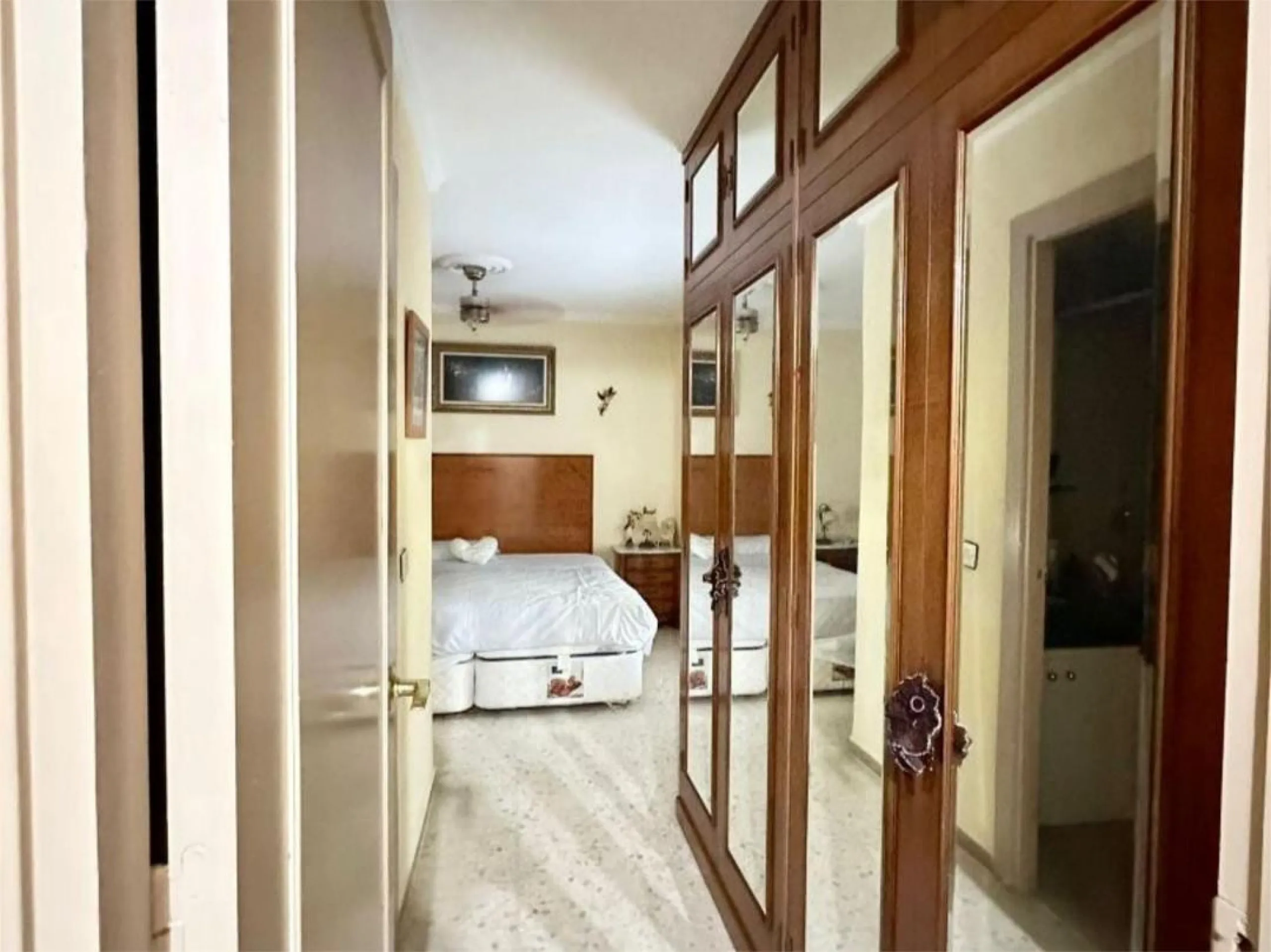 Apartment - Middle Floor Apartment в продаже в Torremolinos, Málaga. В доме 4 спален и 2 ванных комнат. Площадь дома 122 м²