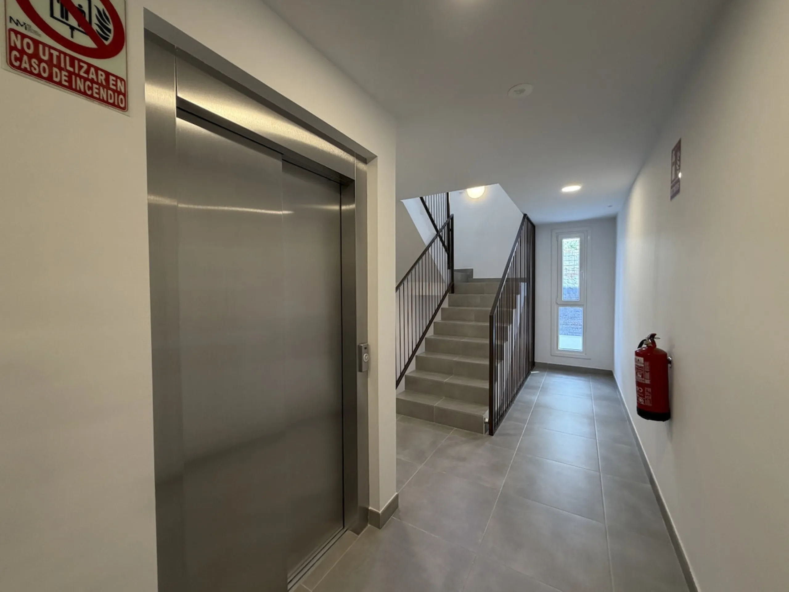 Nestled in the picturesque town of Estepona, Malaga, this newly built three-bedroom apartment offers a harmonious blend of modern design and convenience. Exclusively available through sole agency, this property is a prime example of contemporary living, b