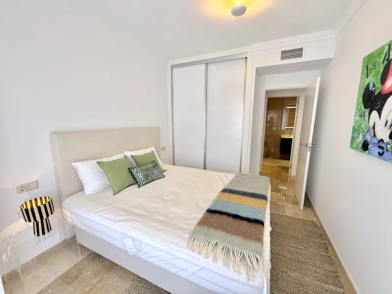This elegant three-bedroom apartment with 2 private parkings is situated in the sought-after area of La Mairena, Marbella East, offering a harmonious blend of comfort, style, and convenience. The property boasts a generous built area of 148m² complemented