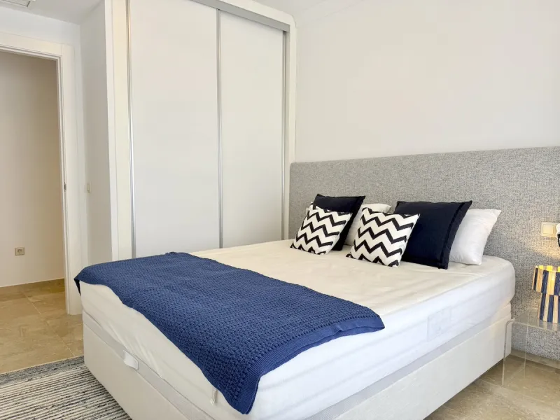 This elegant three-bedroom apartment with 2 private parkings is situated in the sought-after area of La Mairena, Marbella East, offering a harmonious blend of comfort, style, and convenience. The property boasts a generous built area of 148m² complemented