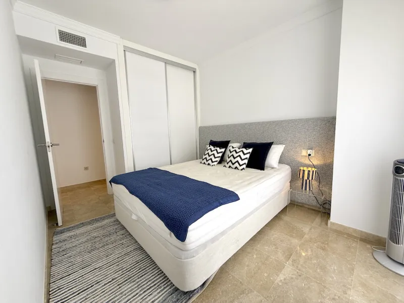 This elegant three-bedroom apartment with 2 private parkings is situated in the sought-after area of La Mairena, Marbella East, offering a harmonious blend of comfort, style, and convenience. The property boasts a generous built area of 148m² complemented