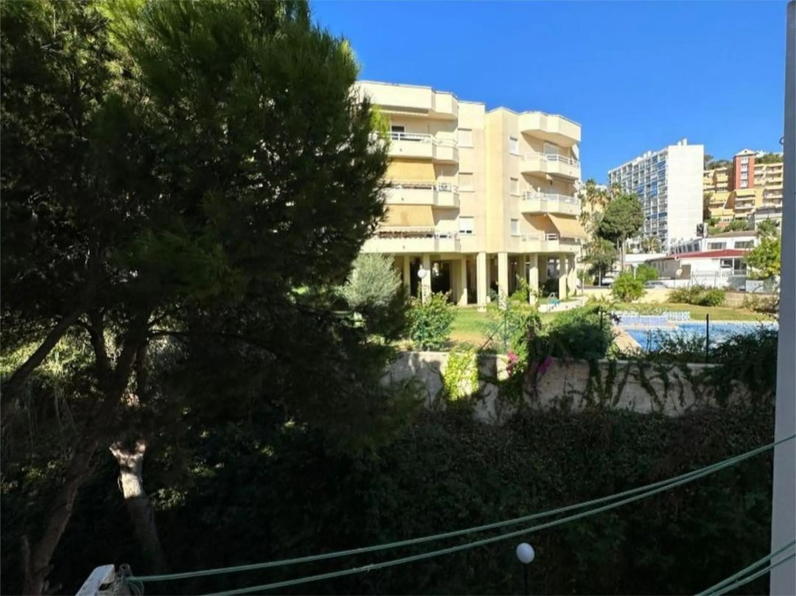Apartment - Middle Floor Apartment в продаже в Torremolinos, Málaga. В доме 4 спален и 2 ванных комнат. Площадь дома 122 м²