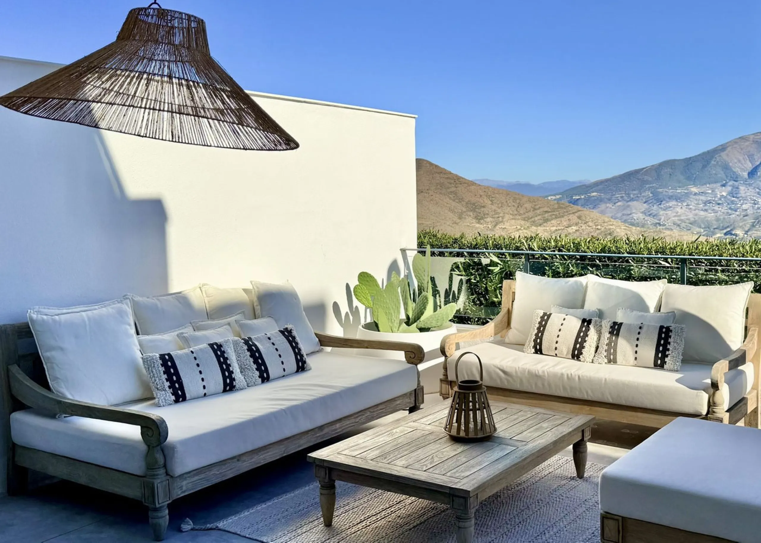 Fully Renovated 3-Bedroom House by Interior Designer in La Mairena – Marbella