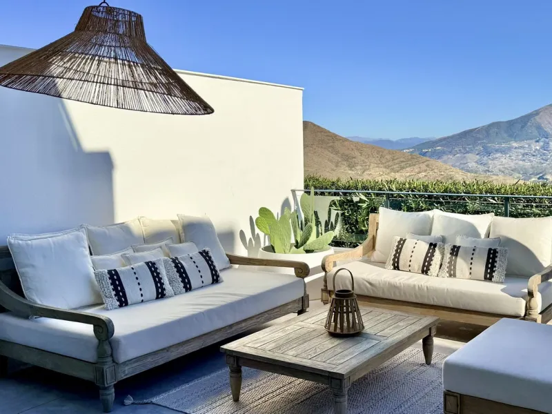 Fully Renovated 3-Bedroom House by Interior Designer in La Mairena – Marbella