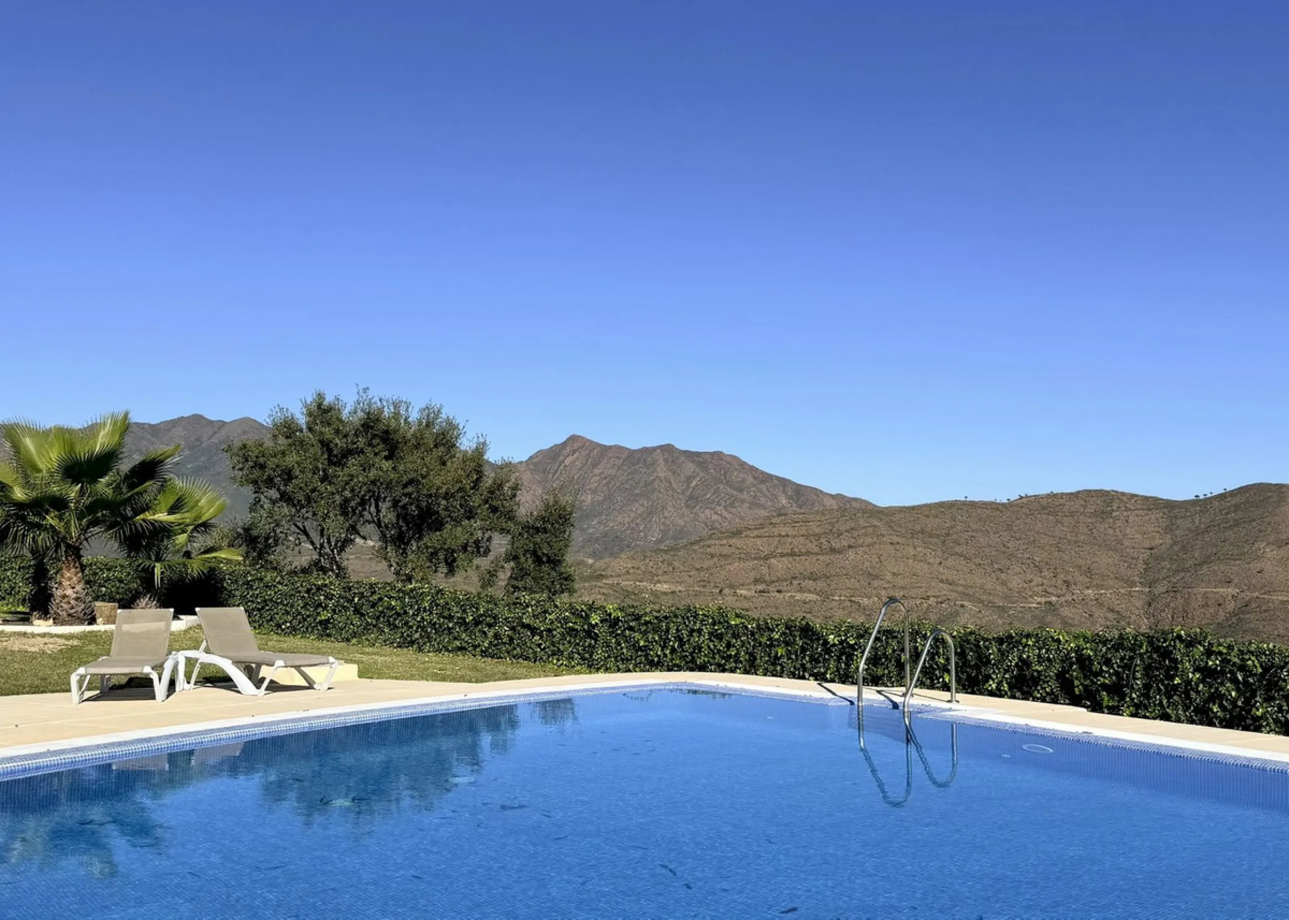 Fully Renovated 3-Bedroom House by Interior Designer in La Mairena – Marbella