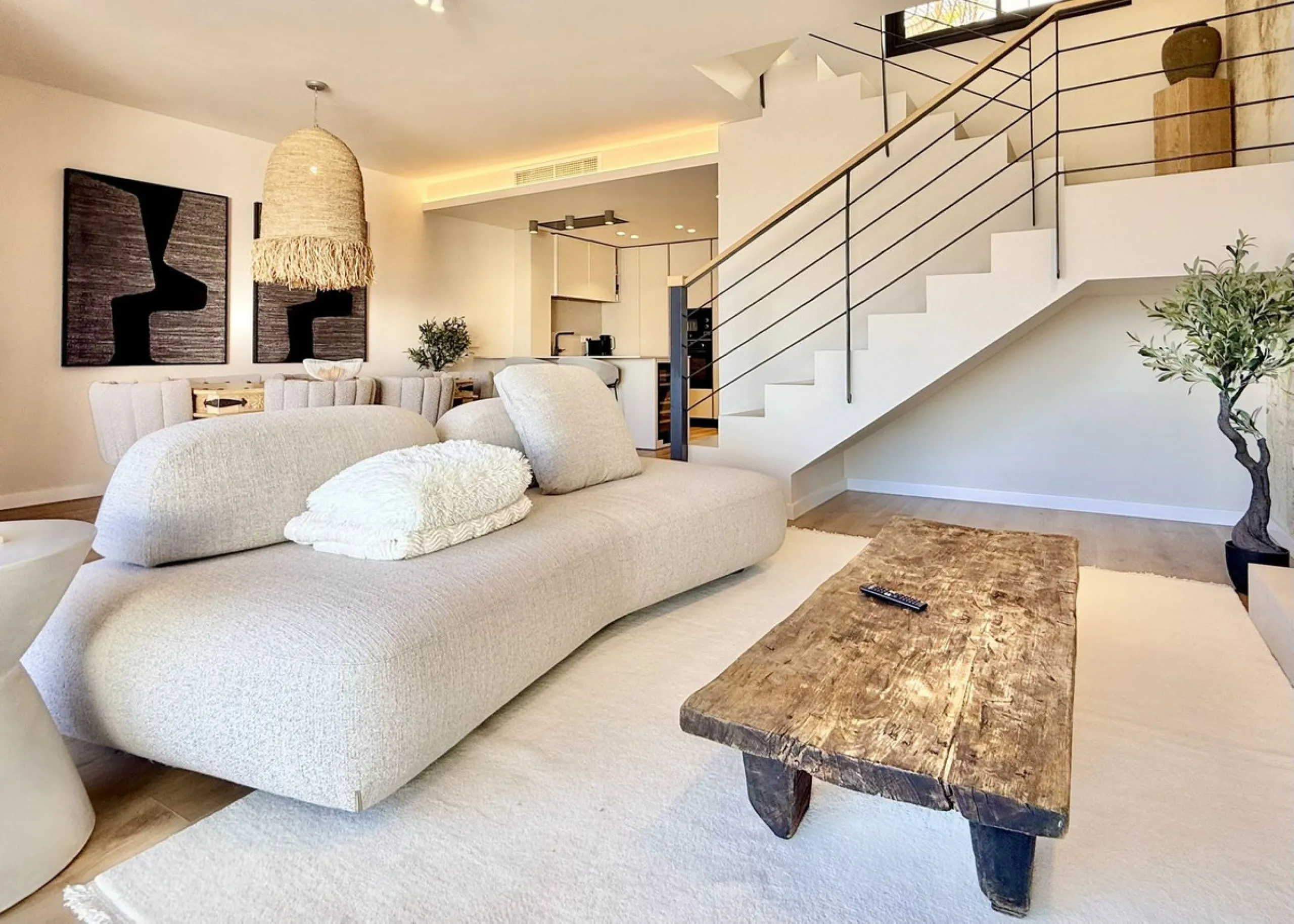 Fully Renovated 3-Bedroom House by Interior Designer in La Mairena – Marbella