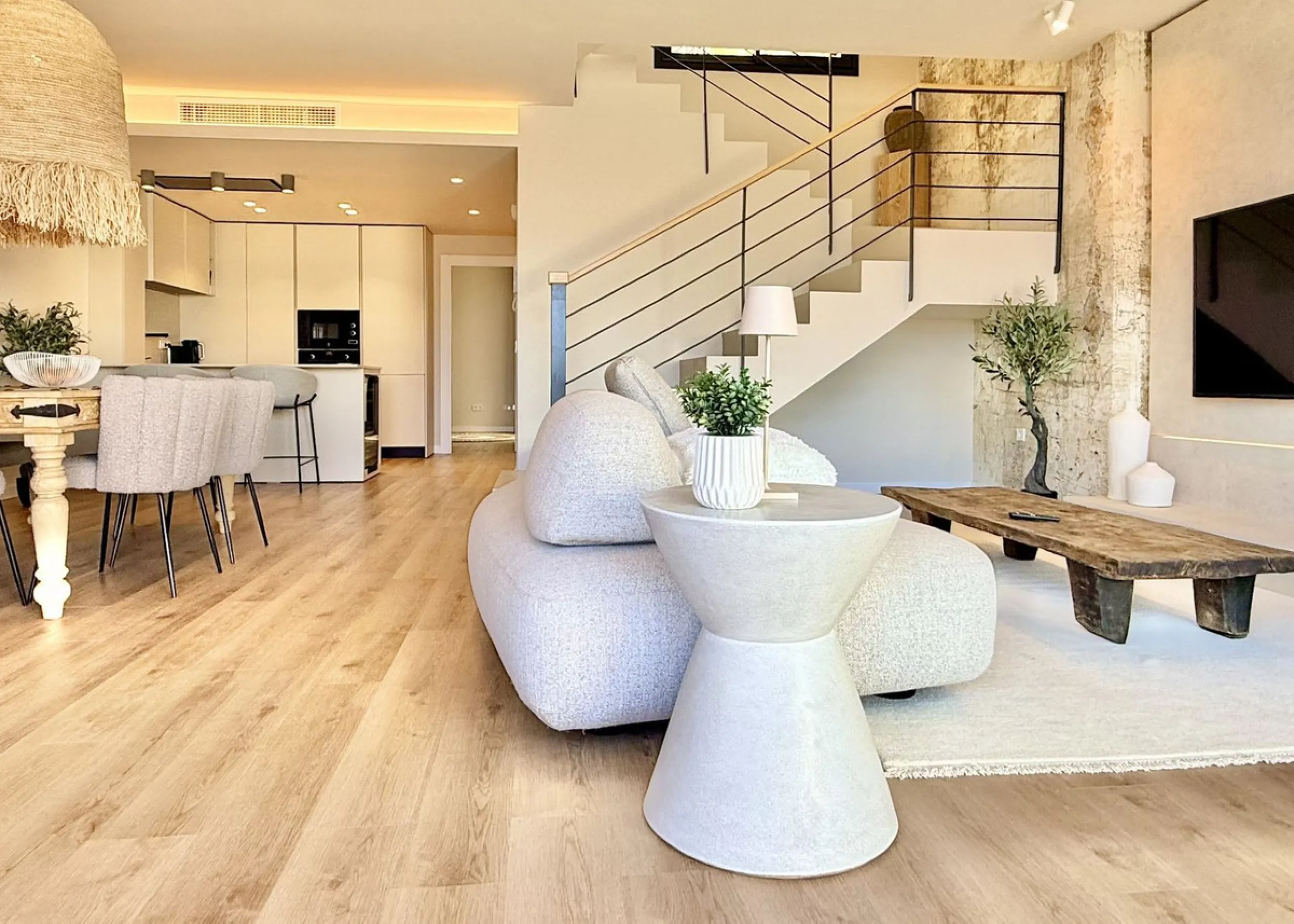 Fully Renovated 3-Bedroom House by Interior Designer in La Mairena – Marbella