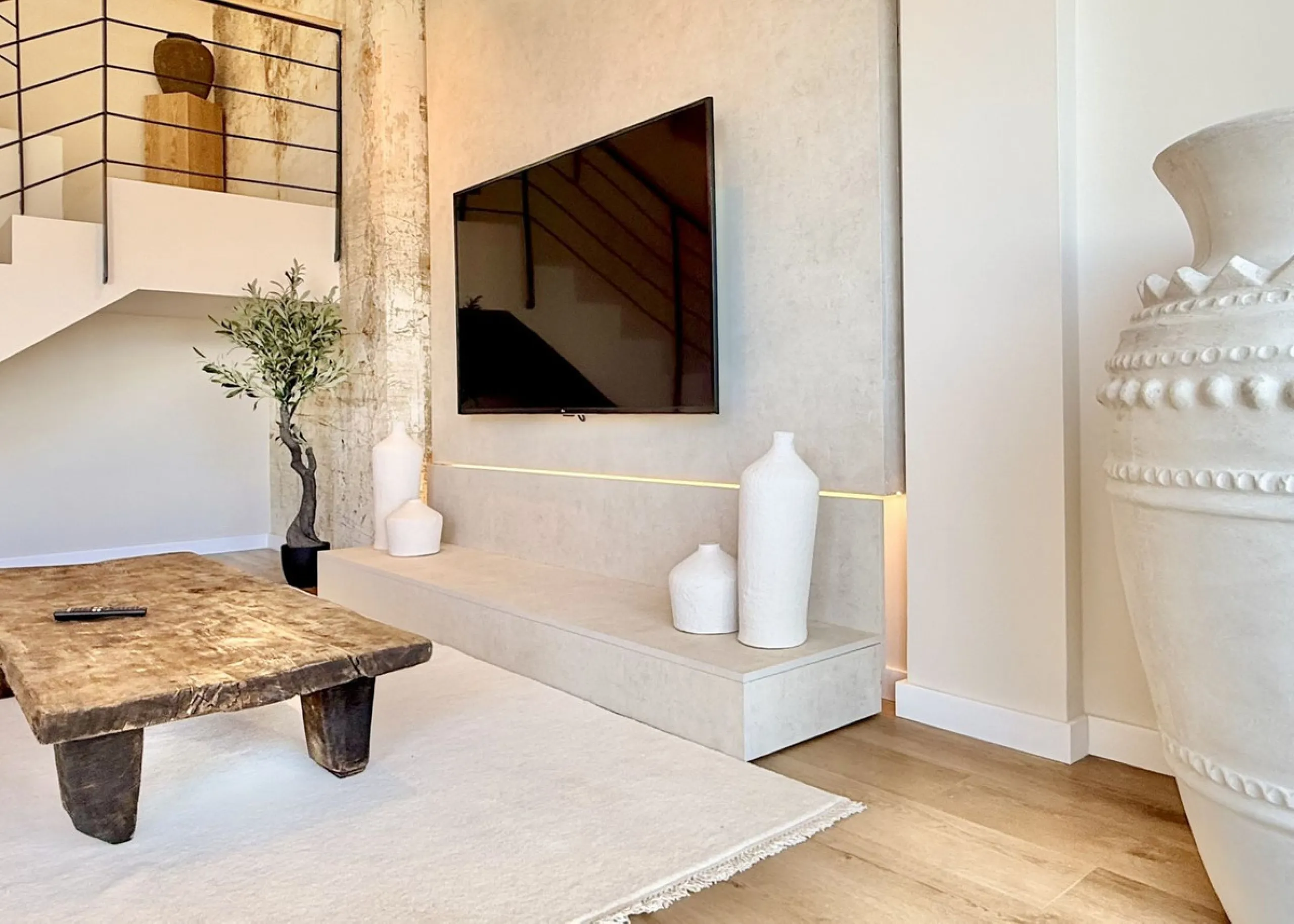 Fully Renovated 3-Bedroom House by Interior Designer in La Mairena – Marbella