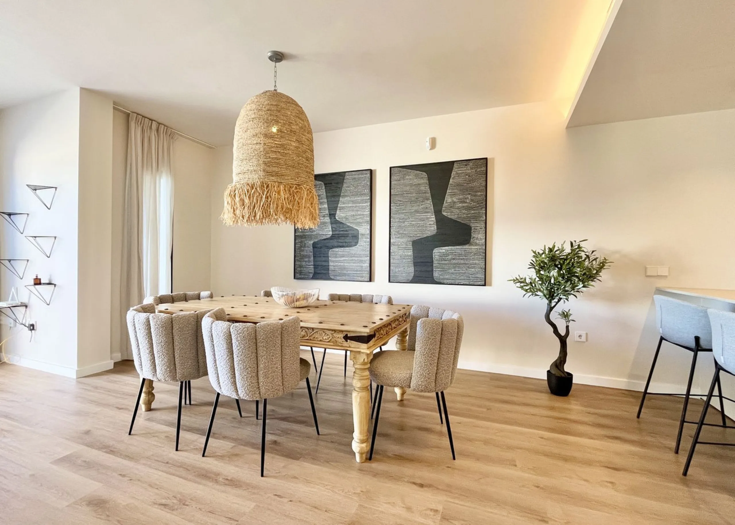 Fully Renovated 3-Bedroom House by Interior Designer in La Mairena – Marbella