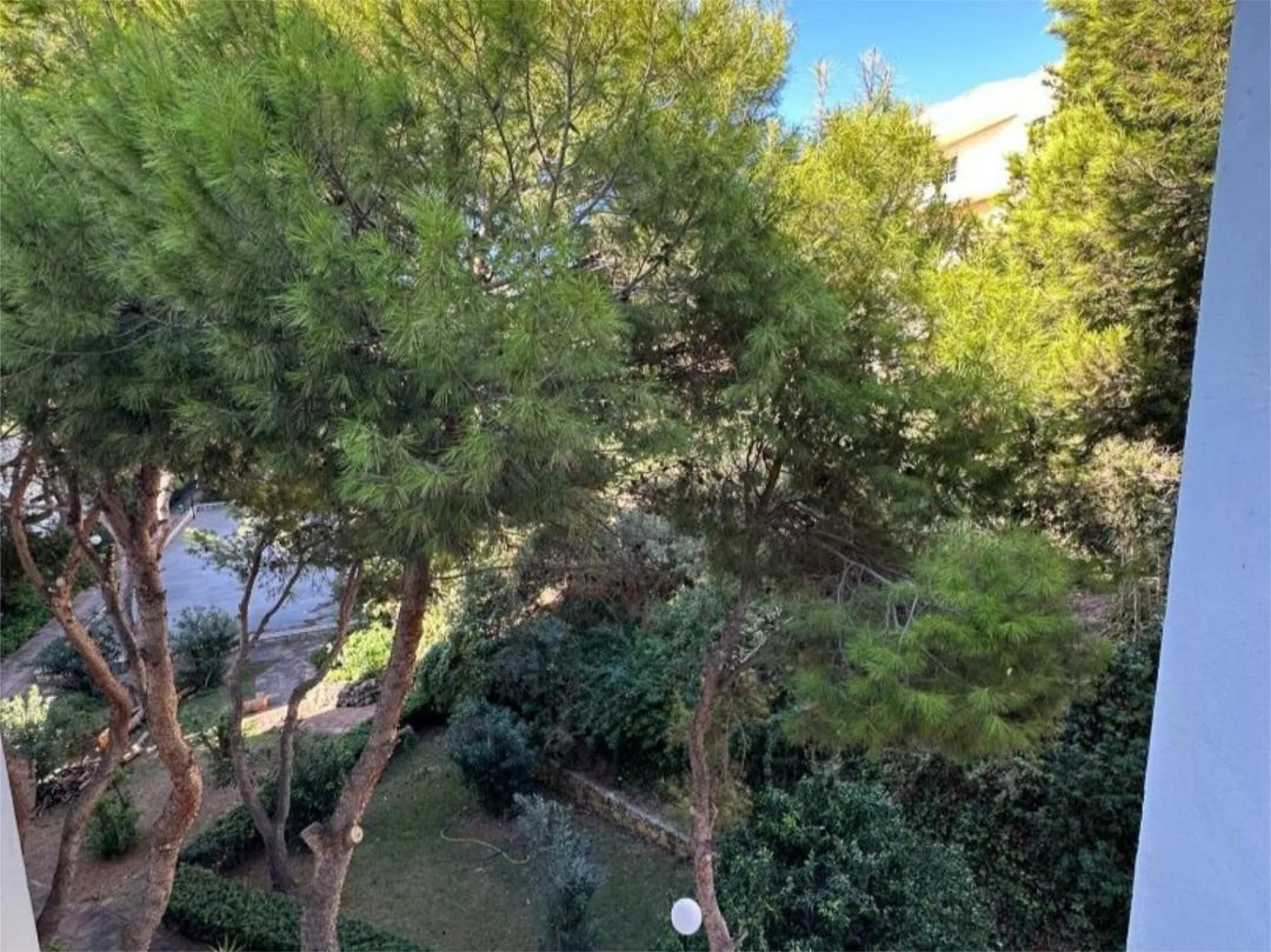 Apartment - Middle Floor Apartment в продаже в Torremolinos, Málaga. В доме 4 спален и 2 ванных комнат. Площадь дома 122 м²
