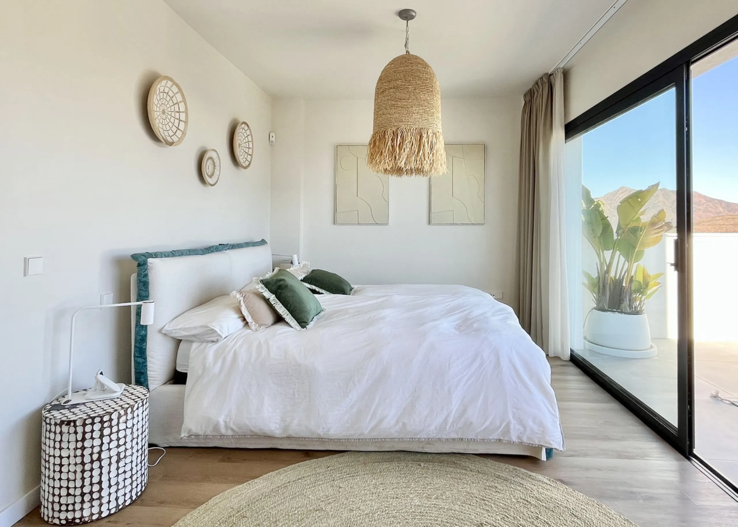 Fully Renovated 3-Bedroom House by Interior Designer in La Mairena – Marbella