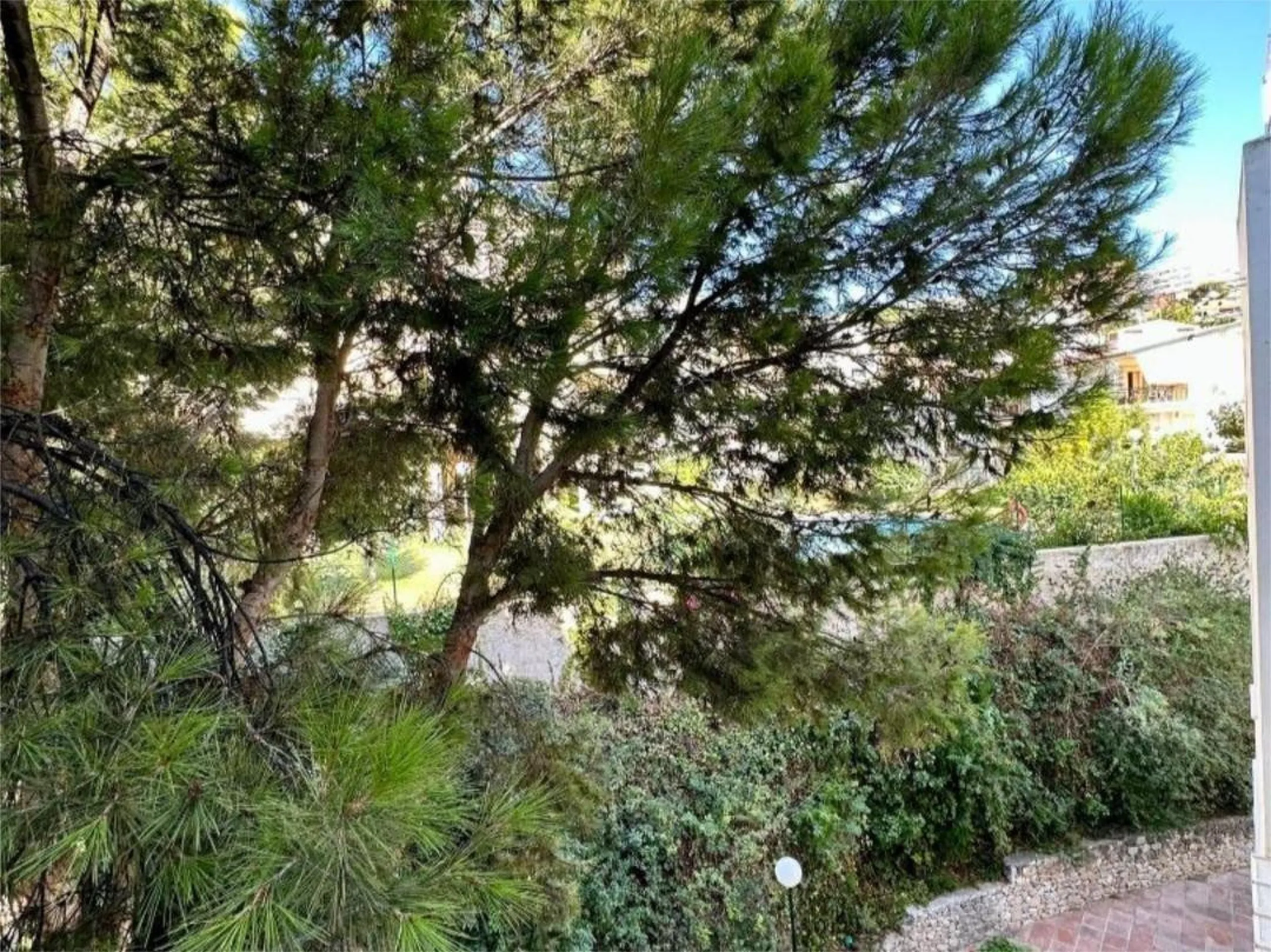 Apartment - Middle Floor Apartment в продаже в Torremolinos, Málaga. В доме 4 спален и 2 ванных комнат. Площадь дома 122 м²
