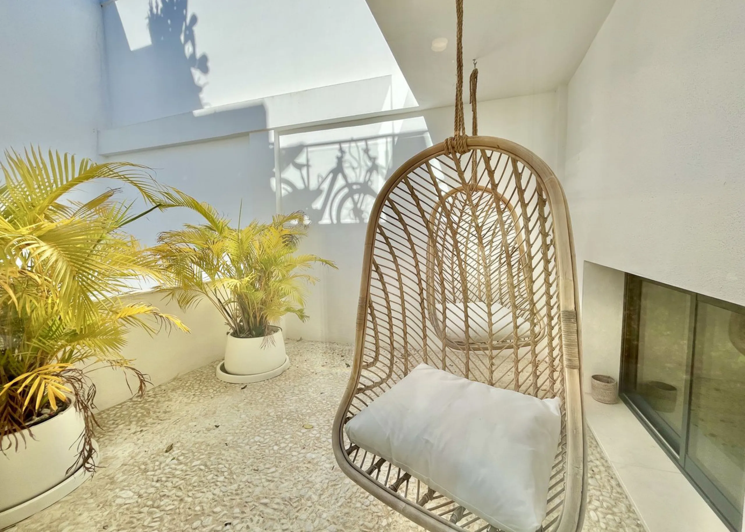 Fully Renovated 3-Bedroom House by Interior Designer in La Mairena – Marbella