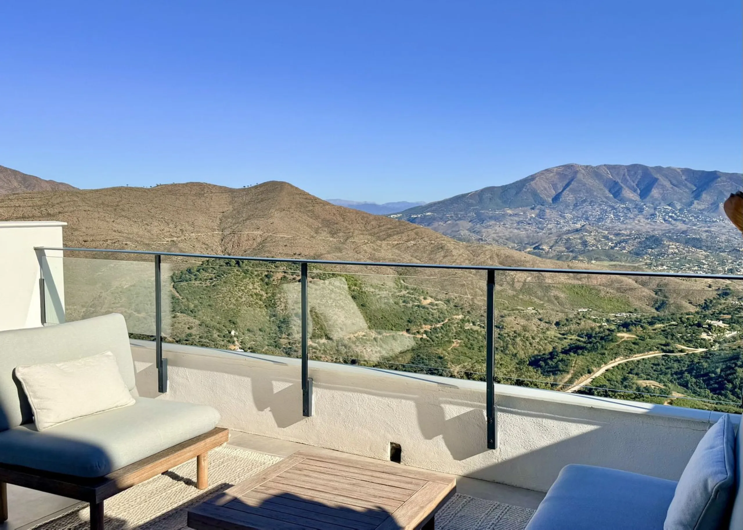 Fully Renovated 3-Bedroom House by Interior Designer in La Mairena – Marbella