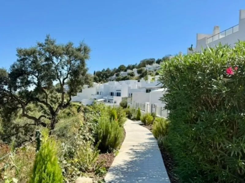 Fully Renovated 3-Bedroom House by Interior Designer in La Mairena – Marbella