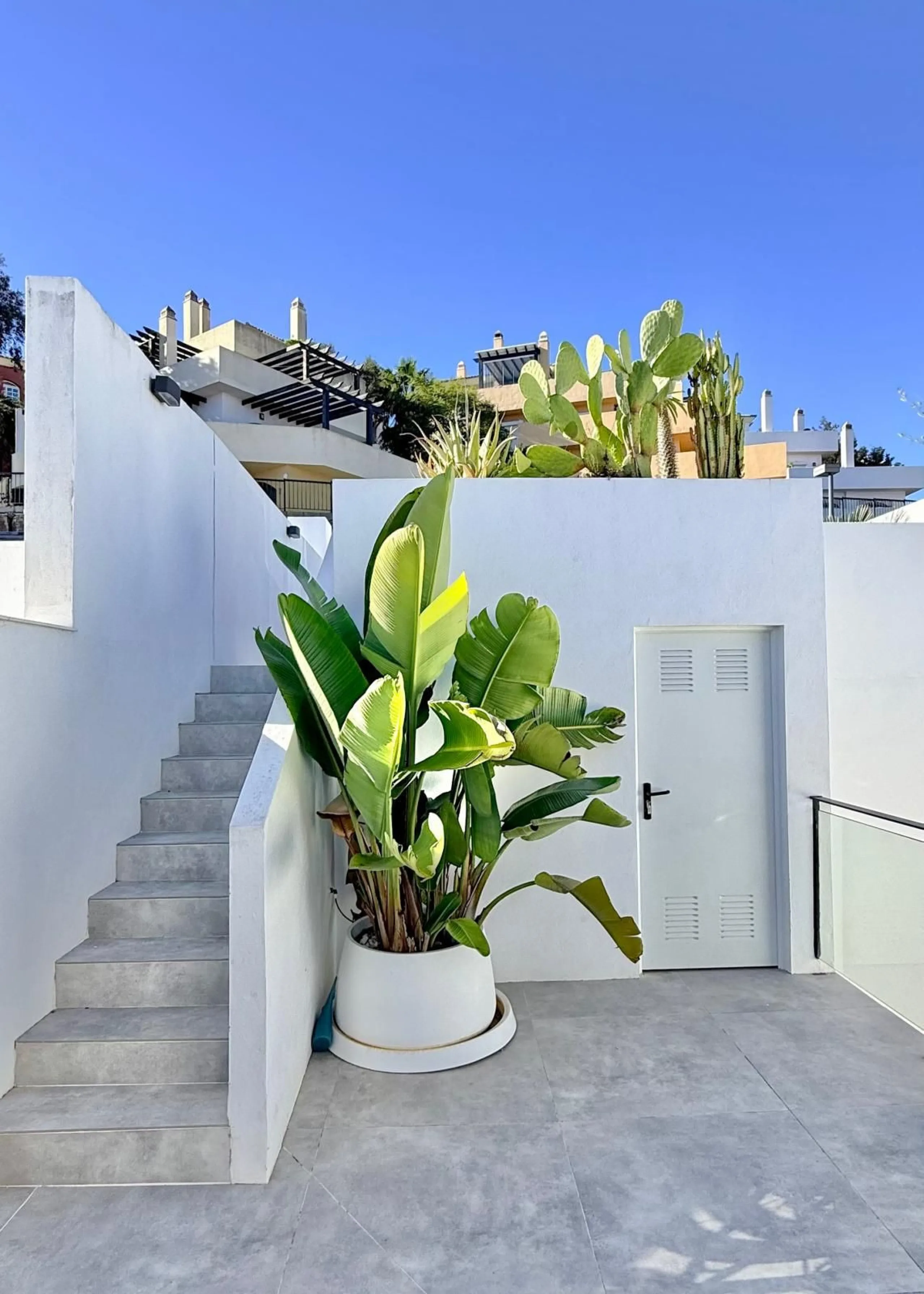 Fully Renovated 3-Bedroom House by Interior Designer in La Mairena – Marbella
