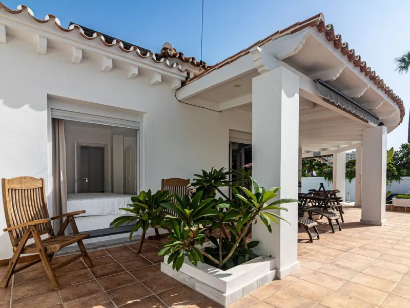 If you like to live right next to the beach in a quiet area of independent villas this is a perfect place for you.