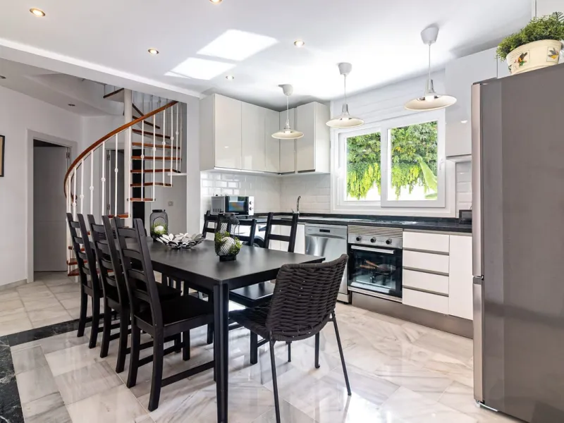 If you like to live right next to the beach in a quiet area of independent villas this is a perfect place for you.